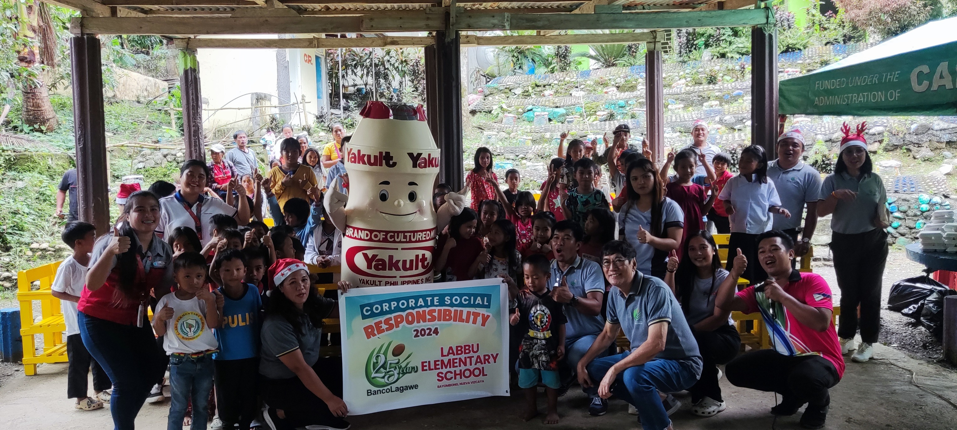 Gift giving for the students of Labbu Elementary School (Labbu, Nueva Vizcaya)
